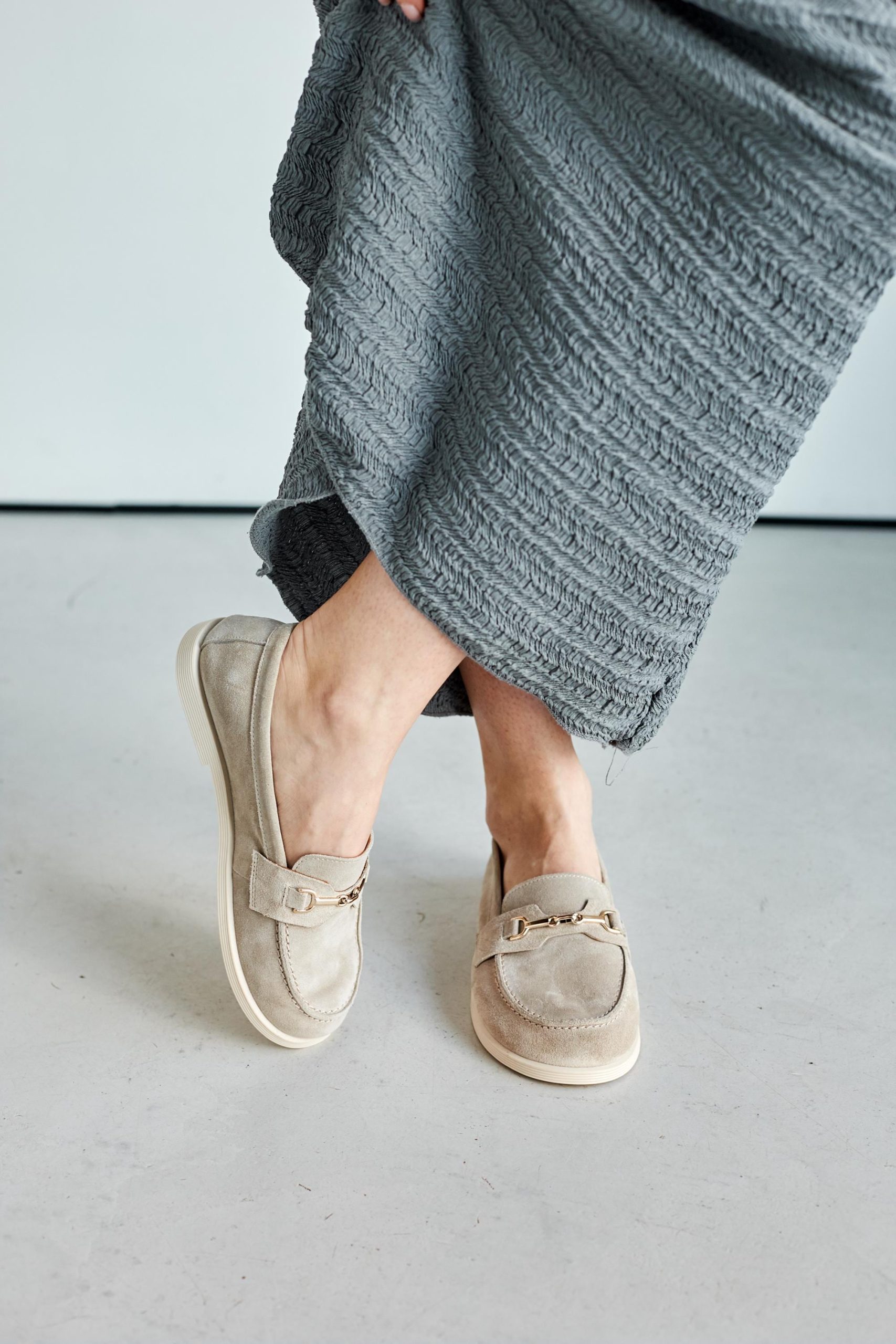 Stylish Beige Loafers Handmade Women's Suede Comfortable Grounding Stylish Beige Loafers Handmade Women's Suede Comfortable Grounding